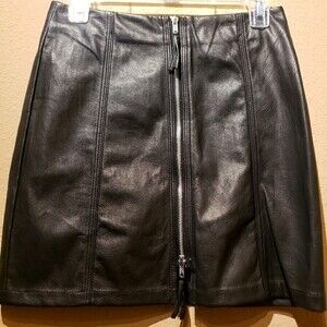 Forever 21 Zipper Faux Leather Black Skirt Size 6